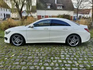 Mercedes-Benz CLA 220 Amg Line Bild 2