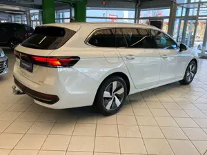 Volkswagen Passat Variant 1.5 eTSI Business AHK SPORT NAVI RFK ACC Bild 4