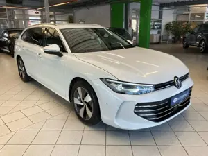 Volkswagen Passat Variant 1.5 eTSI Business AHK SPORT NAVI RFK ACC Bild 2