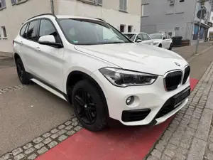 BMW X1 xDrive 20 d Sport Line/Panoramadach Bild 2