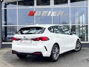 BMW 120 i adap.LED AHK ToT-Winkel Komfort 2xPDC Bild 3