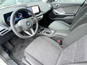 BMW 120 i adap.LED AHK ToT-Winkel Komfort 2xPDC Bild 5