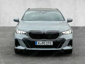 BMW 520 d xDrive Touring * M Sportpaket * Bowers  Wilkins Bild 3