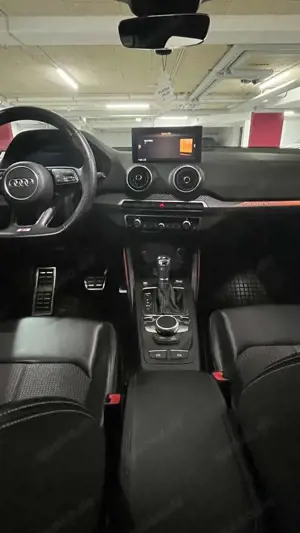 Audi Q2 Q2 40 TFSI quattro S tronic sport Bild 3
