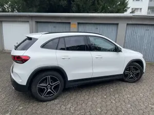 Mercedes-Benz GLA 200 7G-DCT AMG Line