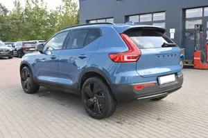 Volvo XC40 B4 Black Ultra Dark*FSHZG*PANO*360°*ACC*AHK Bild 3