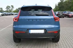 Volvo XC40 B4 Black Ultra Dark*FSHZG*PANO*360°*ACC*AHK Bild 4