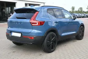 Volvo XC40 B4 Black Ultra Dark*FSHZG*PANO*360°*ACC*AHK Bild 5