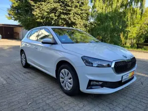 Skoda Fabia Selection*DAB*Parkpilot*Sitzhzg*5J/100TKM Garantie Bild 3