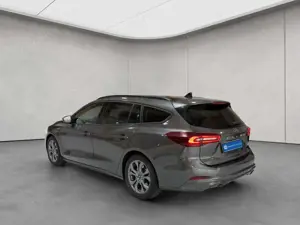 Ford Focus Turnier 1.0 Aut. ST-LINE X *AHK*PANO*WINTER* Bild 3