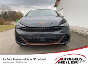 CUPRA Born Navi digitales Cockp 360 Kamera LED ACC Fahrerprof Bild 2