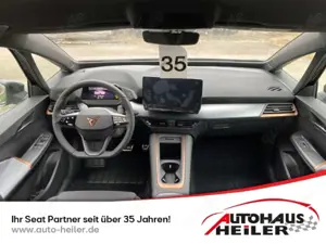 CUPRA Born Navi digitales Cockp 360 Kamera LED ACC Fahrerprof Bild 5