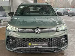 Volkswagen Tiguan III 1.5 eTSI DSG R-Line PANO/MATRIX/AHK