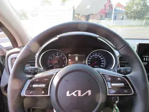 Kia Ceed SW / cee'd SW 1.5 T-GDI DCT Klima Navi Rückfahrkamera - image 5