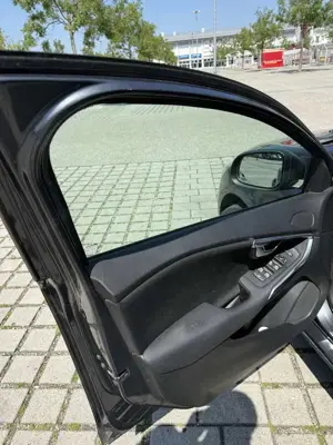 Volvo V40 T3 Momentum Bild 3