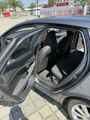 Volvo V40 T3 Momentum Bild 5