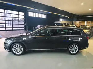 Volkswagen Passat Variant Passat V.2.0 TSI 280PS 4*4 Highline R-Line+AHK Bild 2