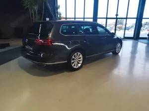 Volkswagen Passat Variant Passat V.2.0 TSI 280PS 4*4 Highline R-Line+AHK Bild 5