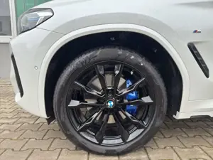 BMW X3 xDrive30i M Sportpaket Laser Navi HUD HarKar Bild 3