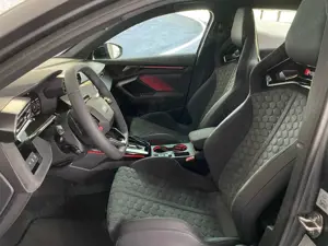 Audi RS3 RS 3 Sportback TFSI quattro PANO+HUD+KERAMIK+ACC Bild 4