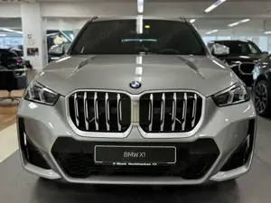 BMW X1 sDrive18i *M-Sportpaket* *AHK schwenkbar* Bild 4