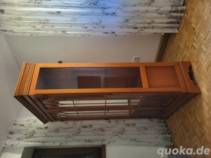 Vitrine Kirschbaum mit Kommode Bild 3
