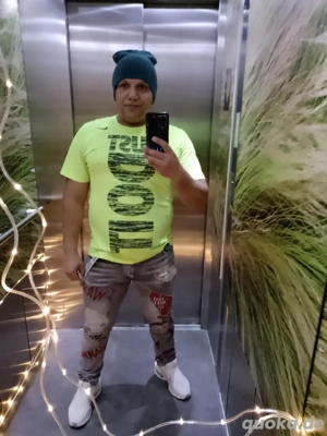 Suche eine Zimmer Wohnung in Hamburg: bis 50 Quadratmeter! Bezahlt Libe Jobcenter! 