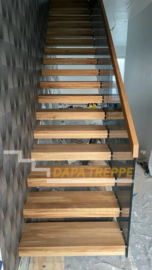 Kragarmtreppe nach Maß aus Holz, schwebende Eleganz für Ihr Zuhause, Holztreppe 