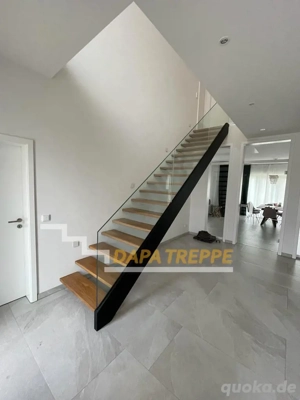 Holztreppen   Treppen   Innentreppen mit Glasgeländer aus Polen