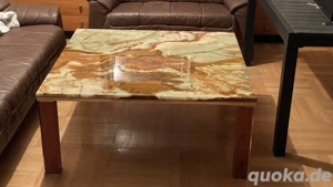 Schöner Couchtisch zu verschenken