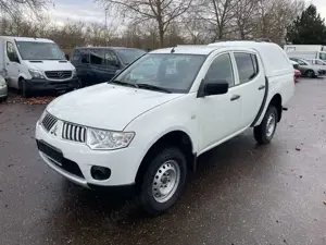 Mitsubishi L200 Invite Doppelkabine 4WD