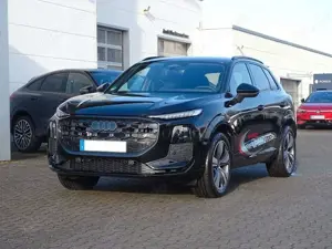 Audi Q3 35 TFSI S-tronic S Line / Tech Plus