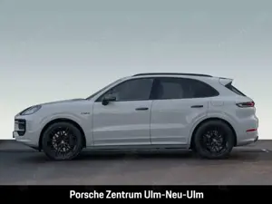 Porsche Cayenne E-Hybrid Black Edition HA-Lenkung Bild 2