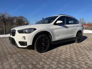 BMW X1 xDrive 25 d Advantage Automatik Navi AHK