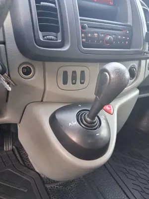 Renault Trafic Trafic 2.0 dCi 115 FAP L1H2 Quickshift Bild 5