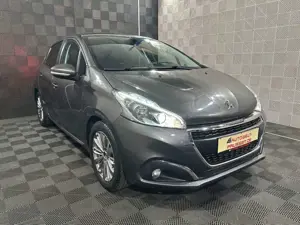 Peugeot 208 *SIGNATURE*AKH-PANORAMA-TEMPO-SHZ-TOUCH-PDC