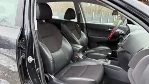 Hyundai i30 Style*Automatik*TÜV *TOP Zustand Bild 3