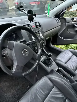 Volkswagen Golf 1.6 Comfortline Bild 2