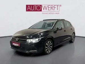 Volkswagen Golf 8 2.0 TDI DSG ACTIVE MATRIX PANO CAM HEAD NAVI ACC
