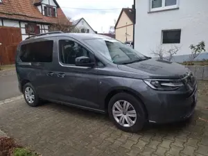 Volkswagen Caddy California mit Standheizung und klappbares Bett