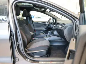 Ford Focus ST-Line X 1.0l EcoBoost MildHybrid Bild 2
