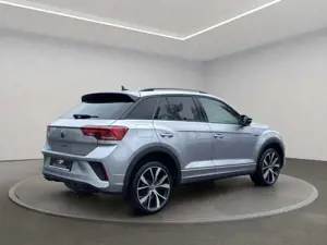 Volkswagen T-Roc R-Line 1.5 TSI DSG ACC + PANO + AHK Bild 4