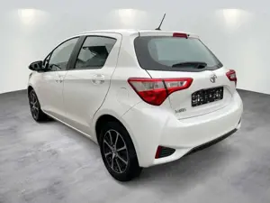 Toyota Yaris 1.5 Dual-VVT-iE Team D Sitzh. RKF Bild 4