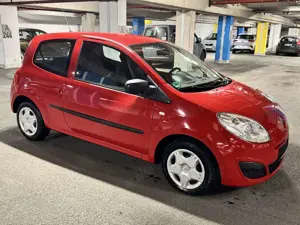 Renault Twingo Twingo 1.2 Je t‘aime *TÜV NEU* Bild 5