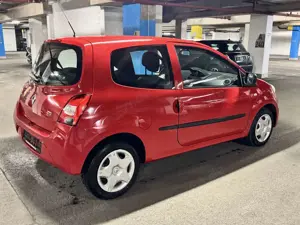 Renault Twingo Twingo 1.2 Je t‘aime *TÜV NEU* Bild 4