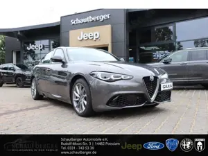 Alfa Romeo Giulia Q4 2.0 Turbo Allrad Navi digitales Cockpit LED App