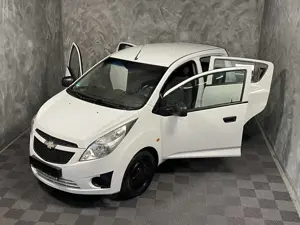 Chevrolet Spark 1.0 16V / 5 Türen / TÜV + INSPEKTION NEU Bild 3