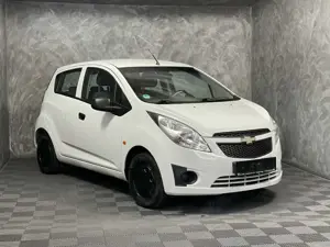 Chevrolet Spark 1.0 16V / 5 Türen / TÜV + INSPEKTION NEU Bild 5