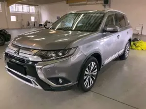 Mitsubishi Outlander 2.0 2WD CVT Edition+