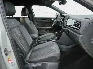 Volkswagen T-Roc R-Line 1.5 TSI ACC*CarPlay*AHK*Navi*RFK* Bild 4